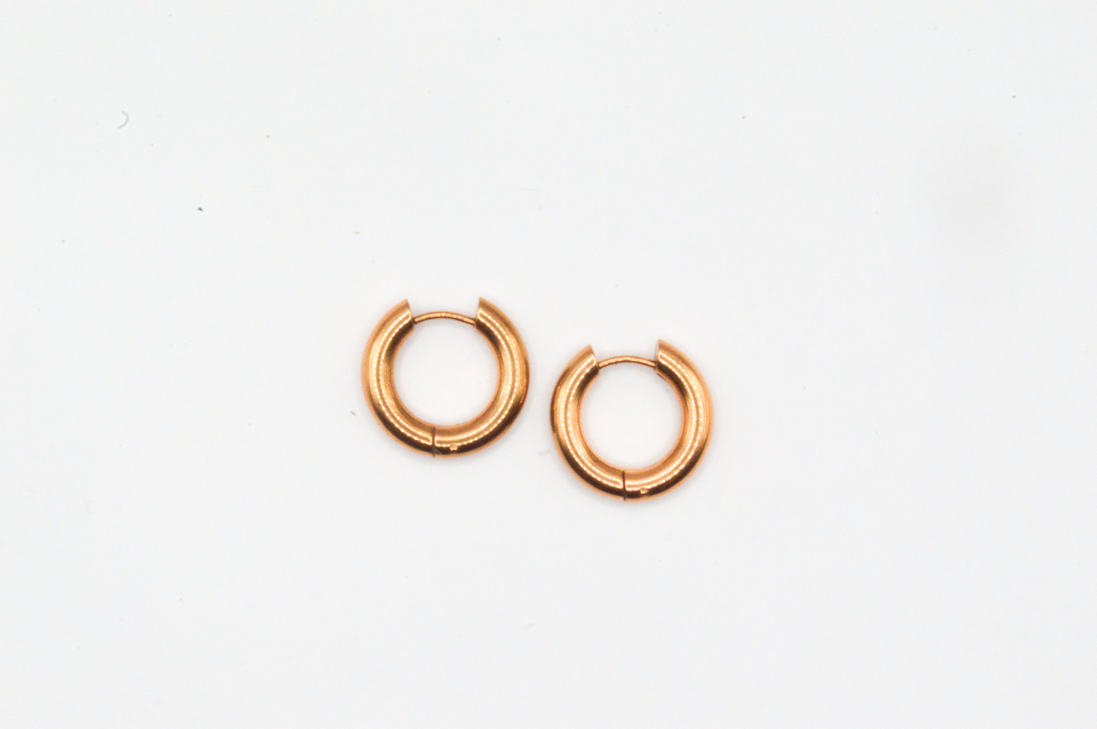 Arracada Dorada Gruesa