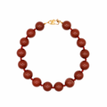 Collar ROKA de jaspe rojo y cornalina natural con broche dorado de acero inoxidable.